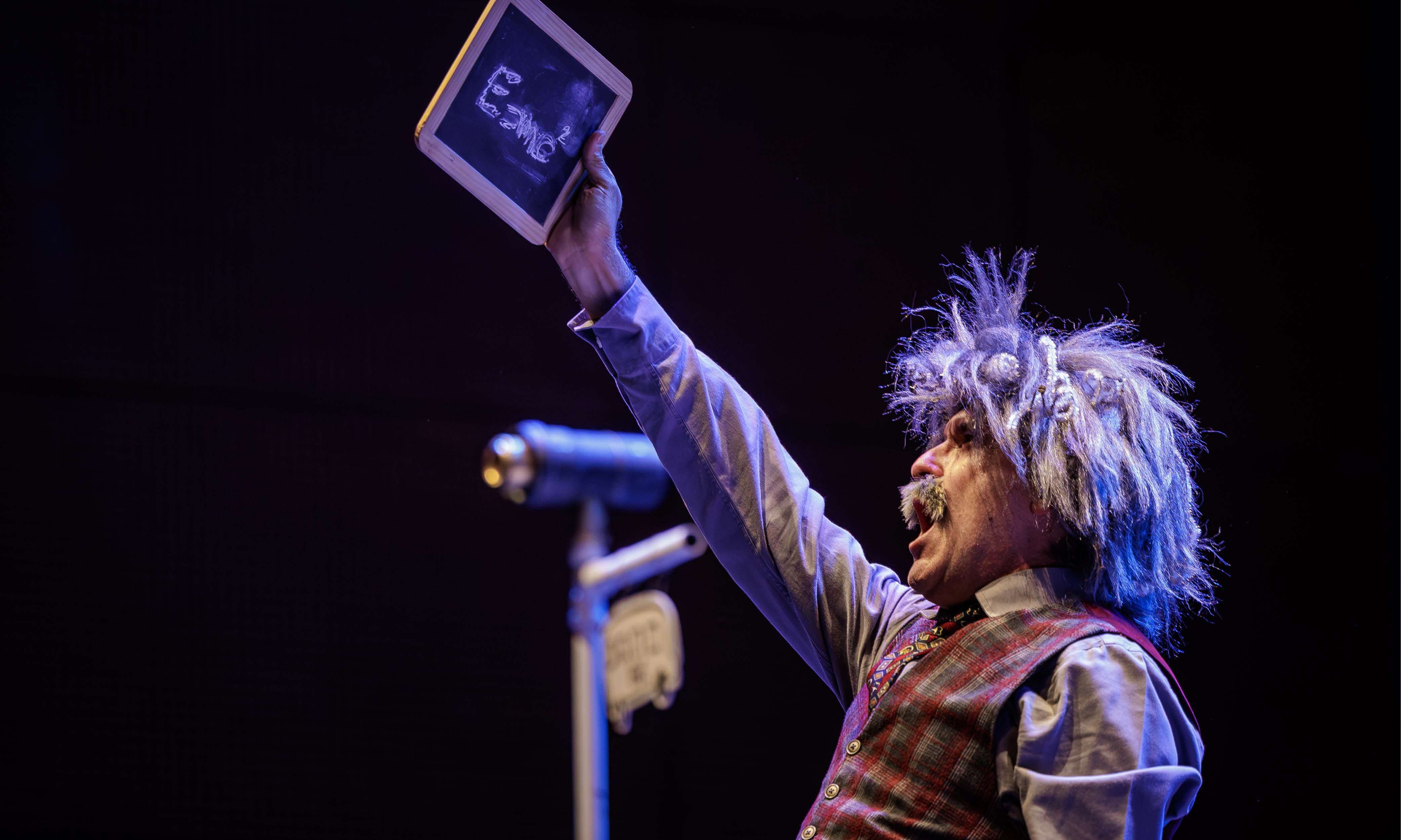 FIATO — O BARBEIRO DE EINSTEIN